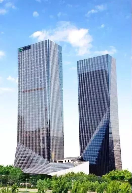 新授牌山东中国人寿大厦正式加入金钥匙国际联盟打造济南cbd高品质